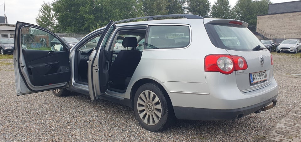 VW Passat 1,6 FSi Comfortline Variant 5d