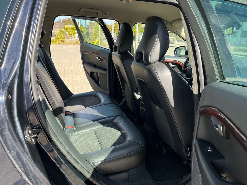 Volvo V70 3,2 Summum aut. 5d