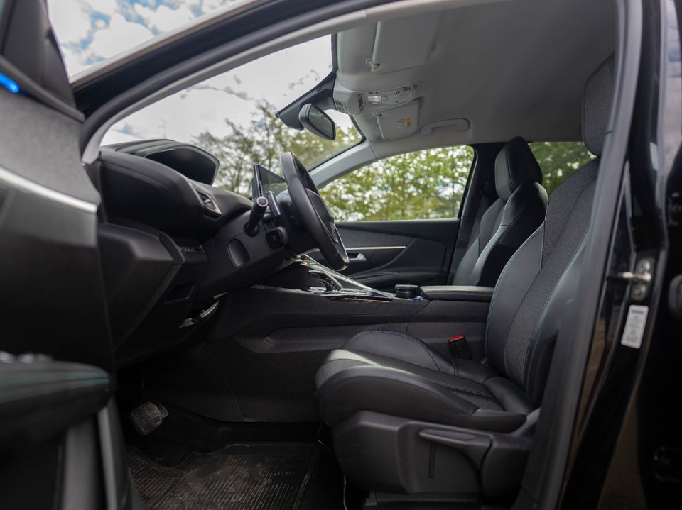 Peugeot 3008 1,5 BlueHDi 130 Allure Pack EAT8 5d