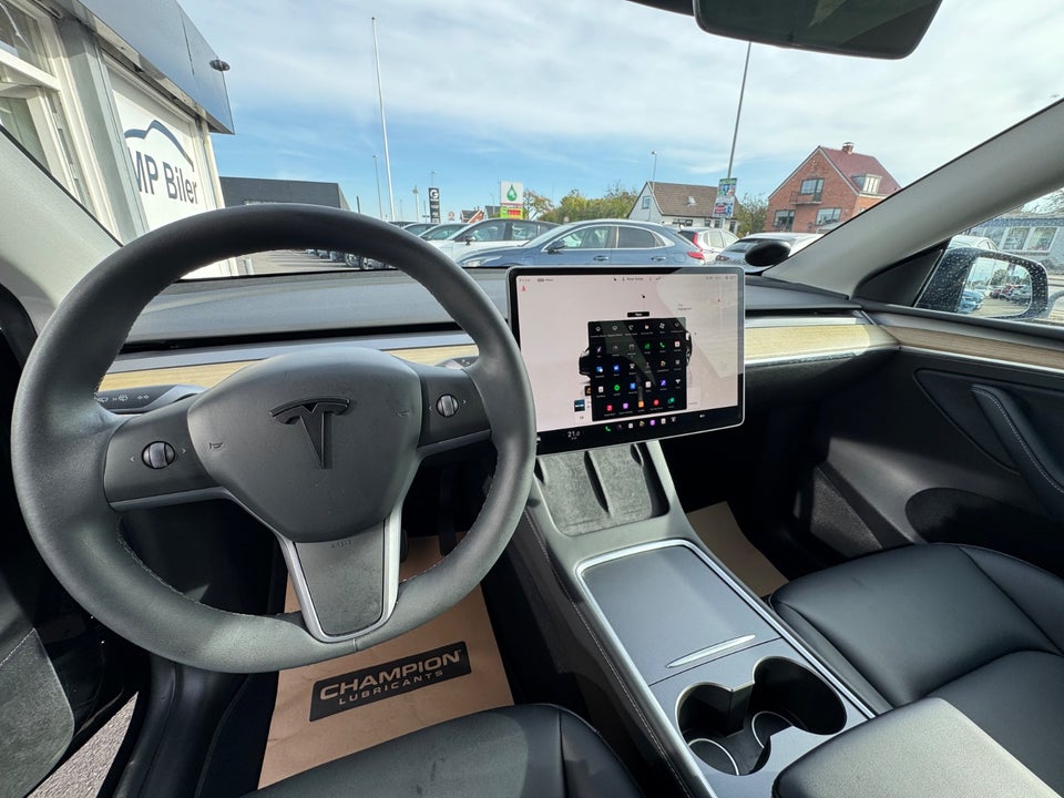 Tesla Model Y RWD 5d
