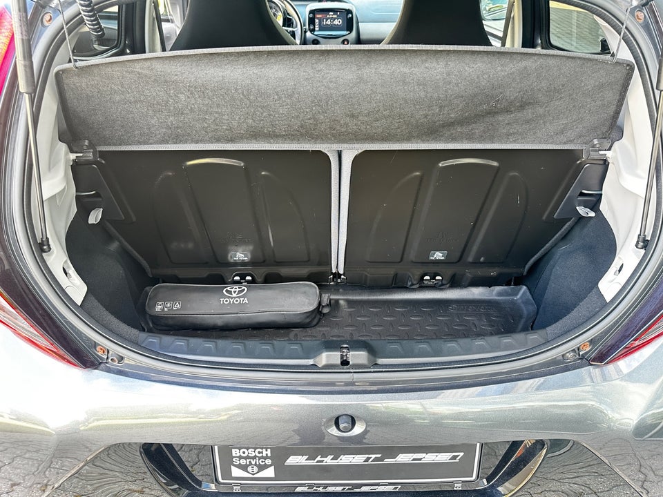 Toyota Aygo 1,0 VVT-i x-press 5d