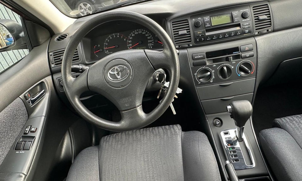 Toyota Corolla 1,6 Terra aut. 5d