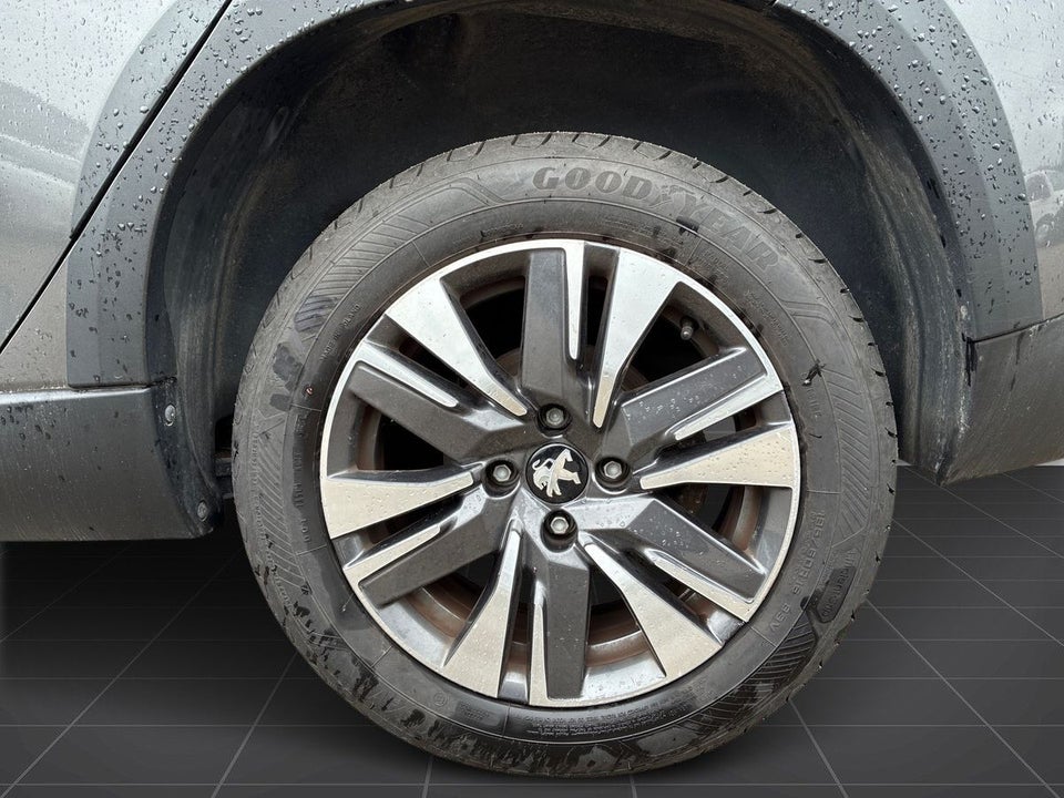 Peugeot 2008 1,2 e-THP 110 Selection Sky EAT6 5d