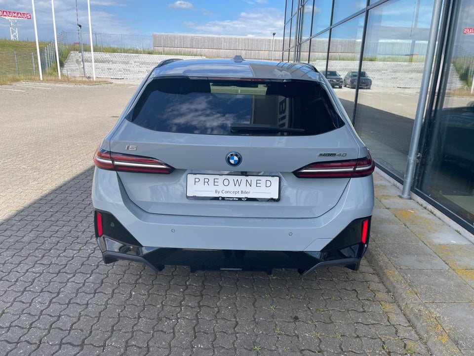 BMW i5 eDrive40 M-Sport 4d