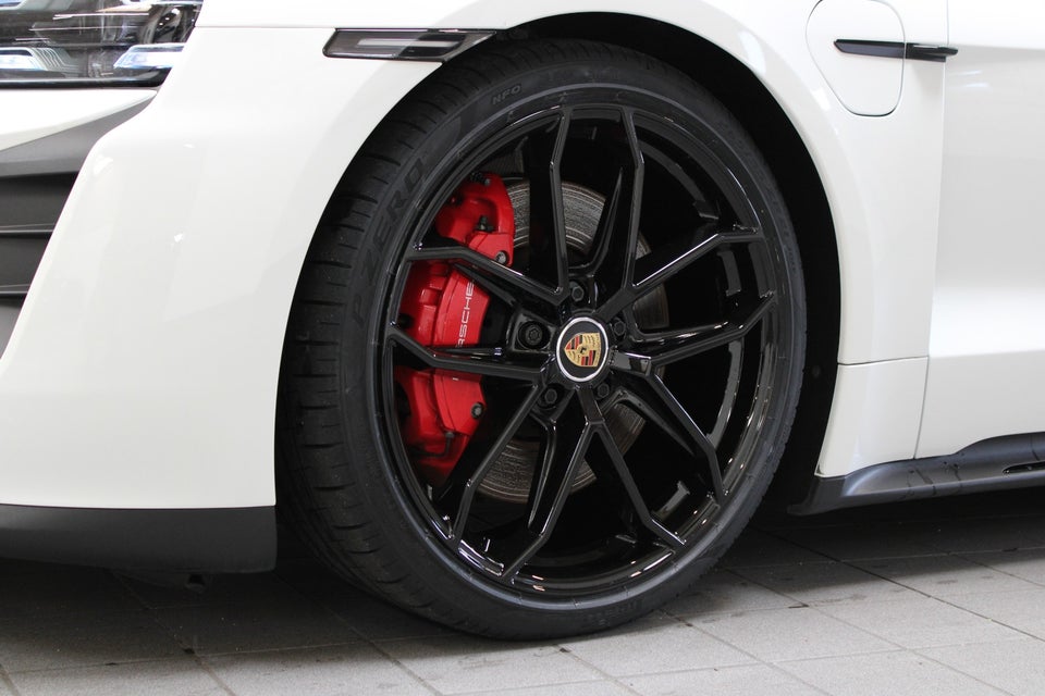 Porsche Taycan GTS Performance+ Sport Turismo 5d
