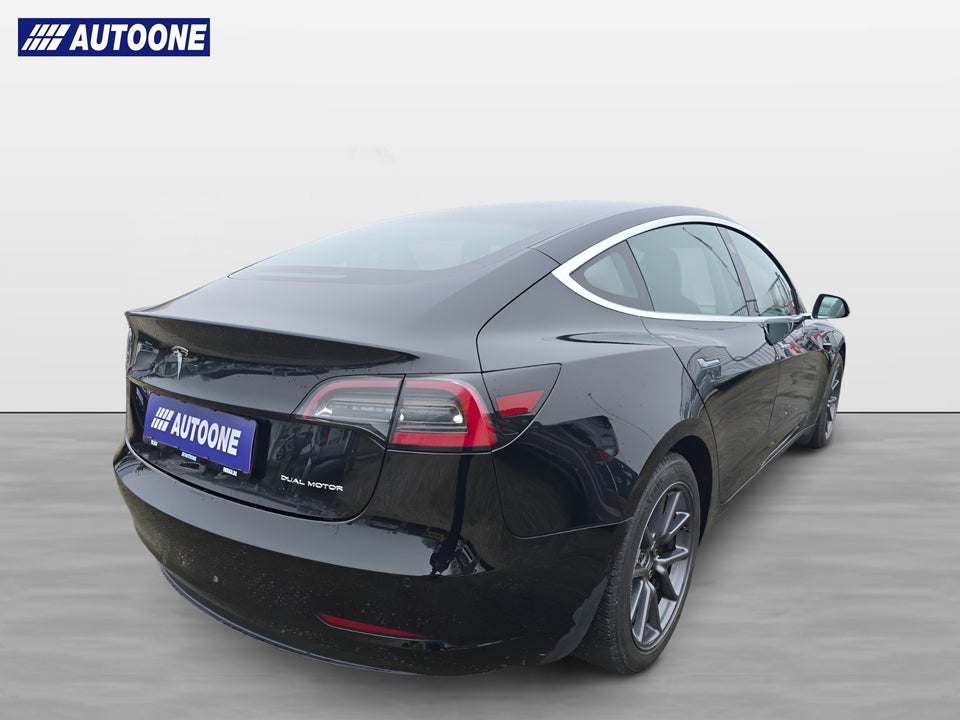 Tesla Model 3 Long Range AWD 4d