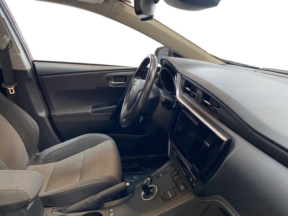 Toyota Auris 1,8 Hybrid H2 Spirit Touring Sports CVT 5d