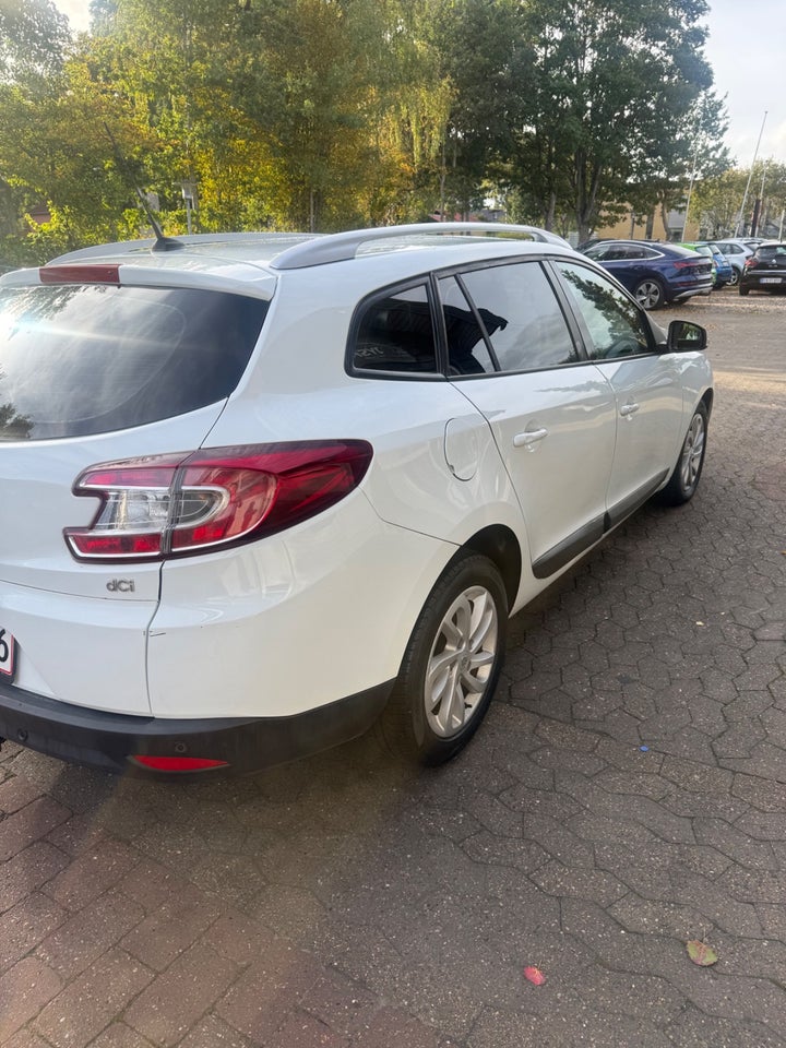 Renault Megane III 1,5 dCi 110 Expression aut. 5d