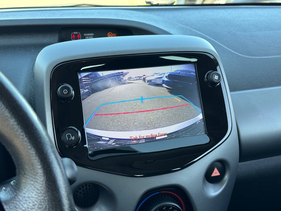 Toyota Aygo 1,0 VVT-i x-play 5d