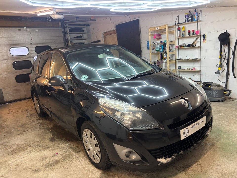 Renault Grand Scenic III 1,9 dCi 130 Dynamique 7prs 5d