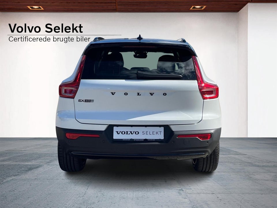 Volvo EX40 Extended Range Black Edition 5d