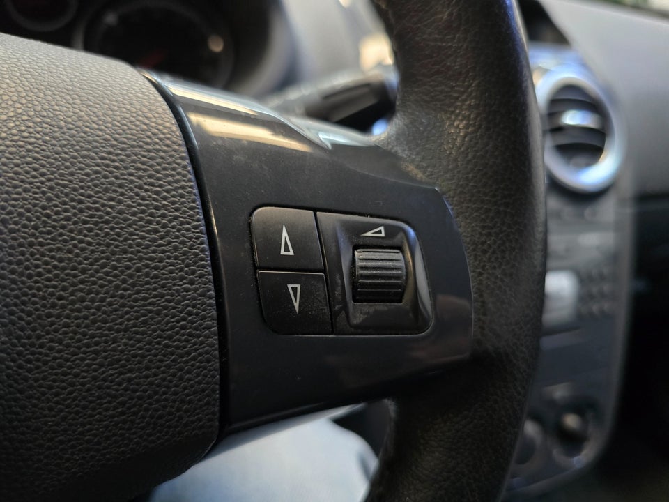 Opel Corsa 1,2 16V Cosmo 5d