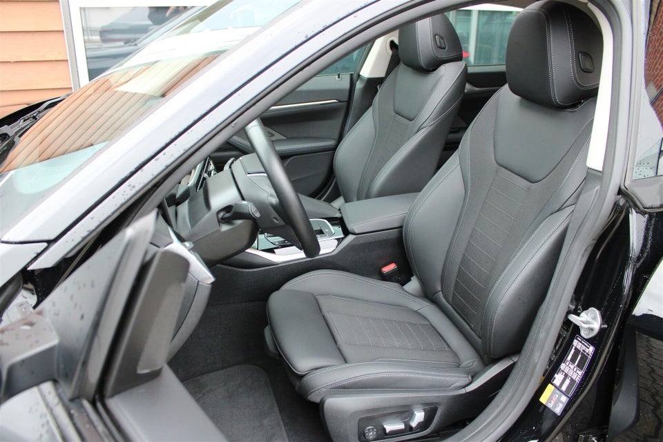 BMW i4 eDrive40 Charged 5d