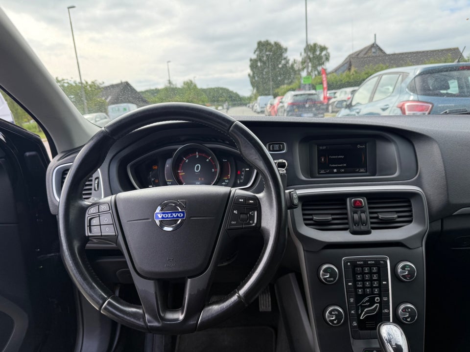 Volvo V40 1,6 D2 115 Momentum aut. 5d