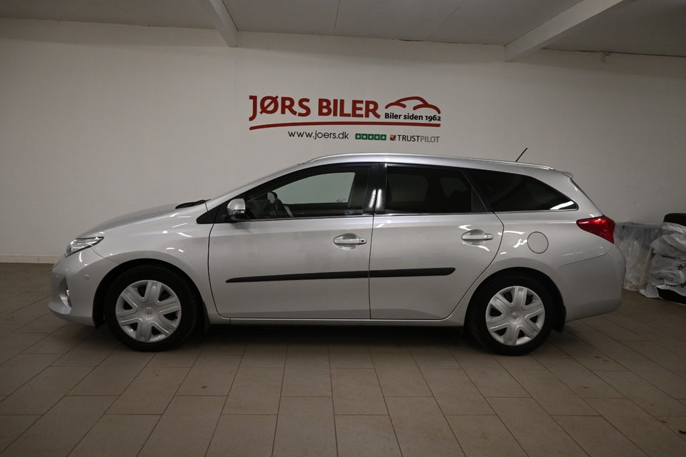 Toyota Auris 1,6 T2+ Touring Sports 5d
