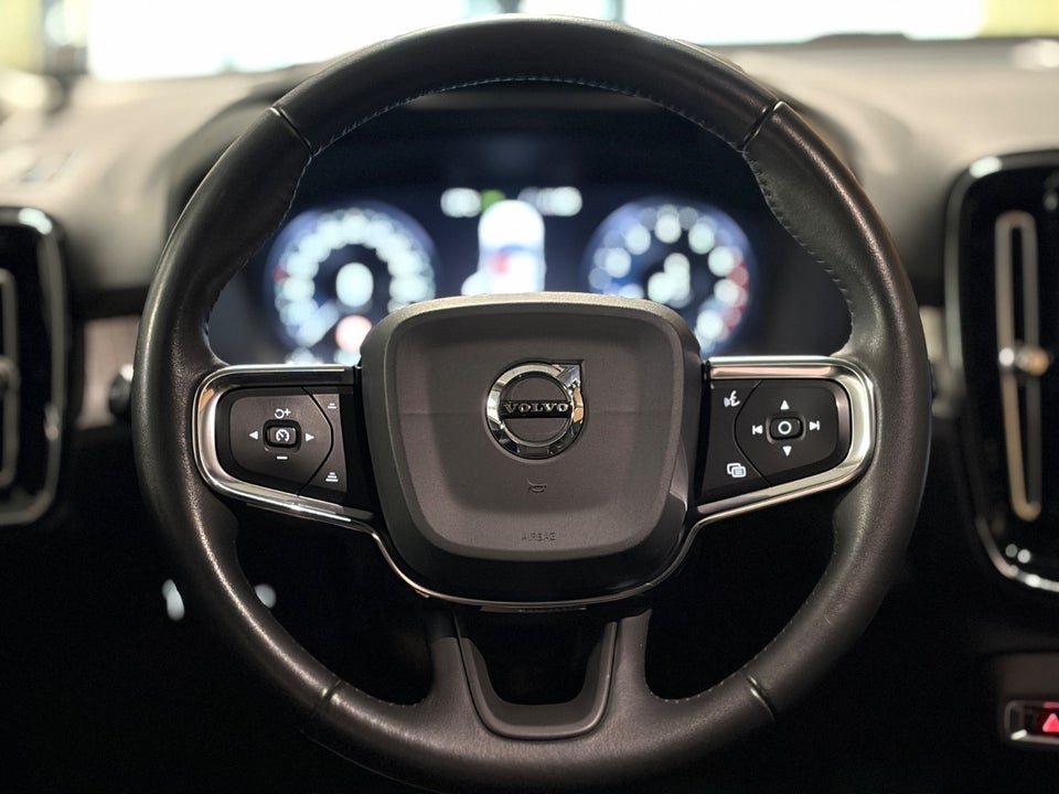 Volvo XC40 2,0 T4 190 Momentum aut. 5d