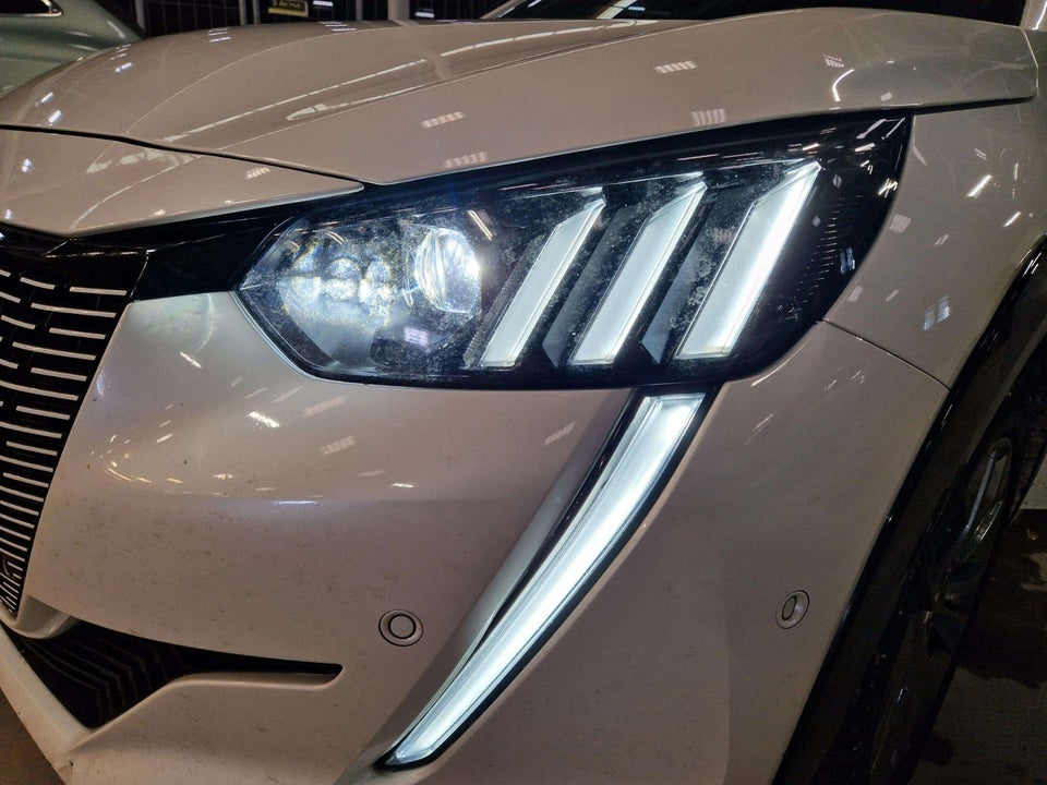 Peugeot e-208 50 GT Sky 5d