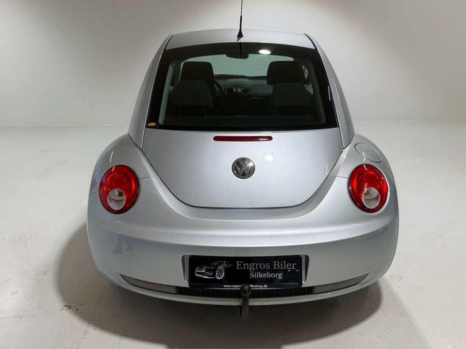 VW New Beetle 1,6 Trendline 2d