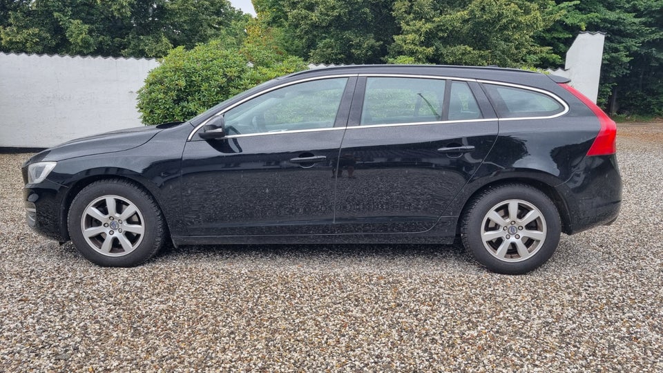 Volvo V60 2,0 D3 136 Momentum 5d