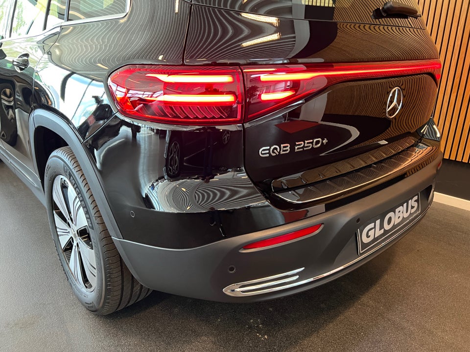 Mercedes EQB250+ Progressive 5d