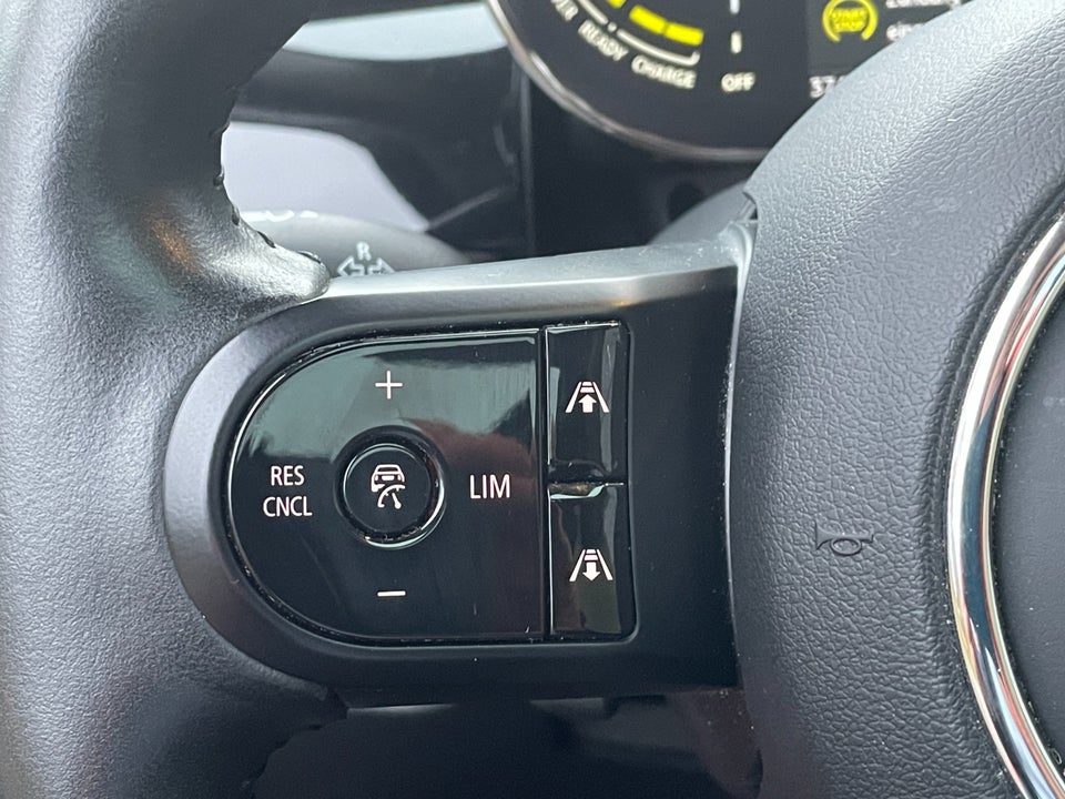 MINI Cooper SE Maximise 3d