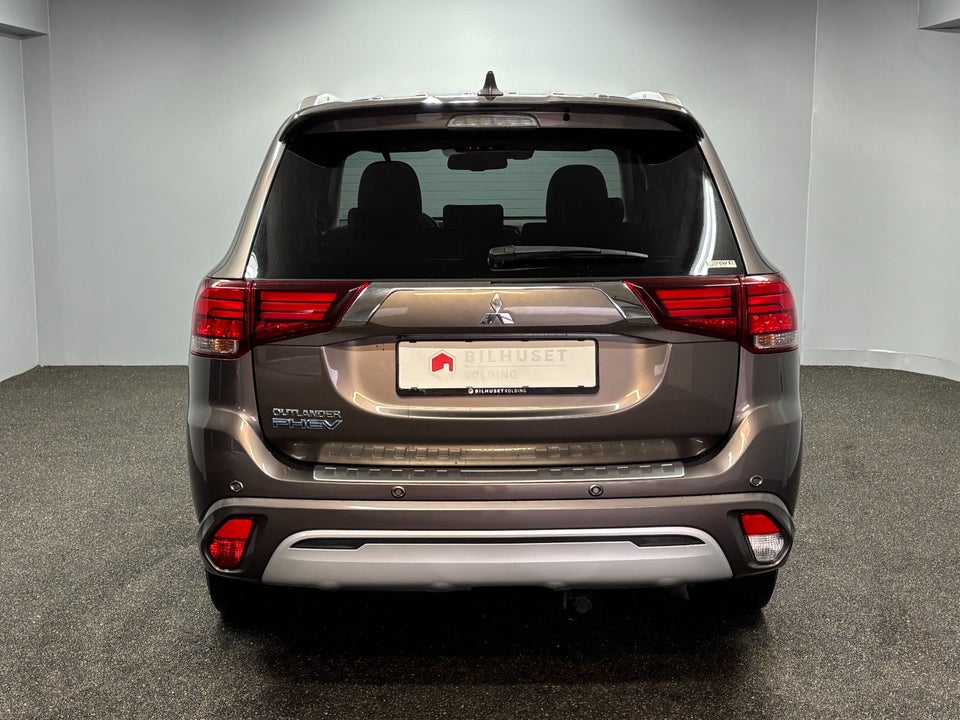 Mitsubishi Outlander 2,4 PHEV Intense CVT 4WD 5d