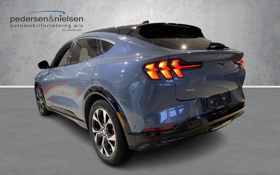 Ford Mustang Mach-E 75 Premium Standard Range AWD 5d