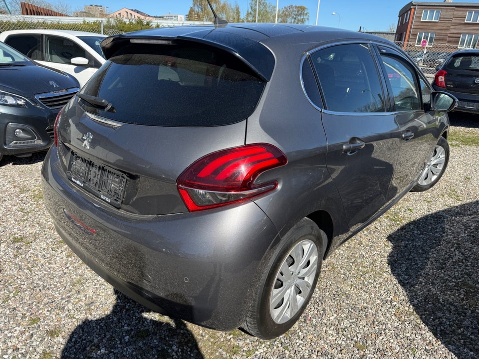 Peugeot 208 1,6 BlueHDi 100 Allure Sky 5d