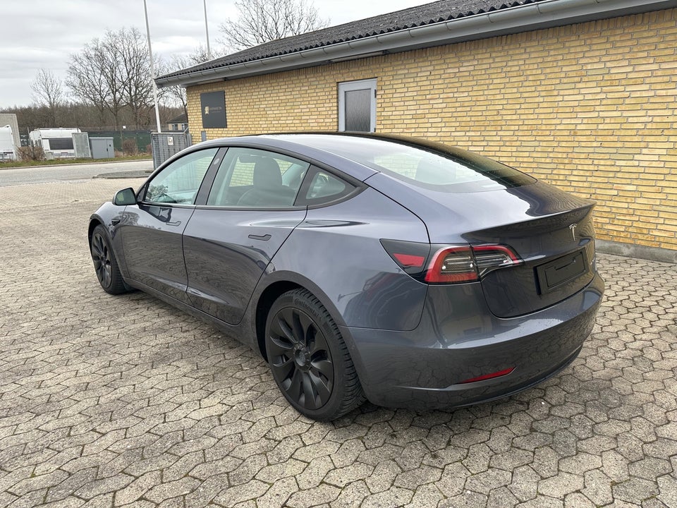 Tesla Model 3 Long Range AWD 4d
