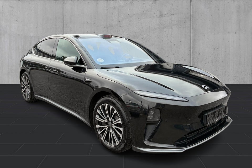 NIO ET5 75 Standard Range 4d