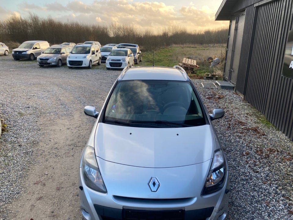 Renault Clio III 1,5 dCi 90 Expression 5d