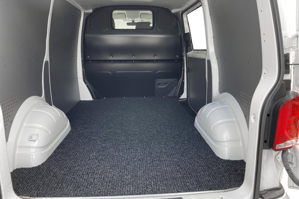 VW Transporter 2,0 TDi 150 Kassevogn DSG kort