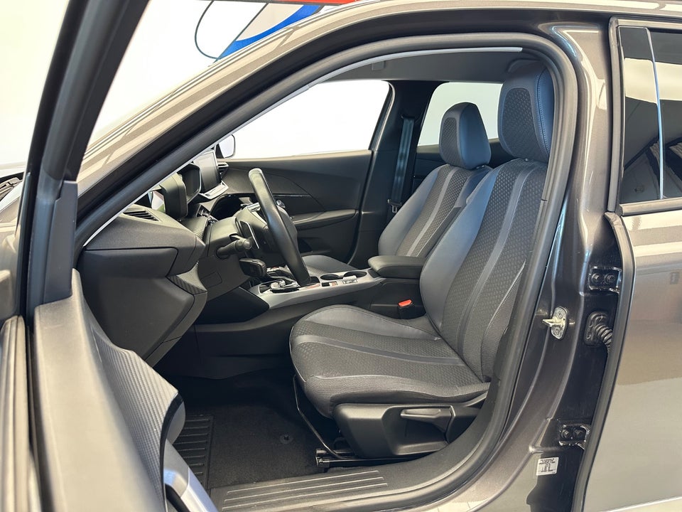 Peugeot 2008 1,5 BlueHDi 130 Allure EAT8 5d