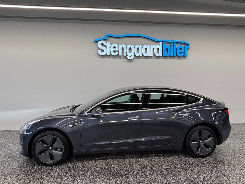 Tesla Model 3 Standard Range+ RWD 4d