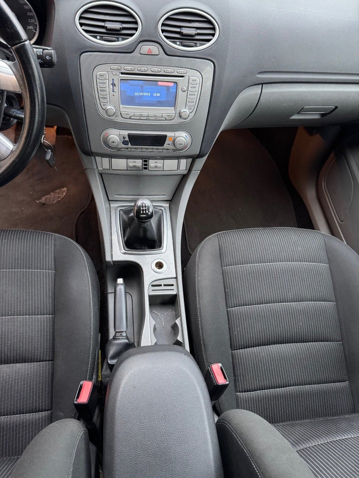 Ford Focus 1,6 Titanium 5d