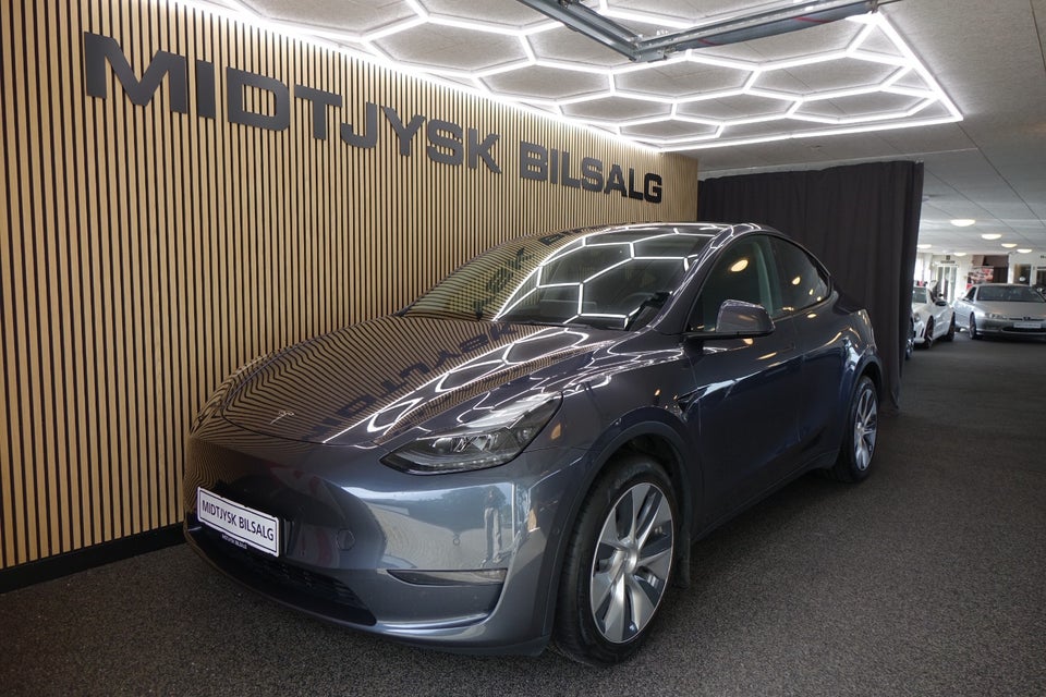 Tesla Model Y Long Range AWD 5d
