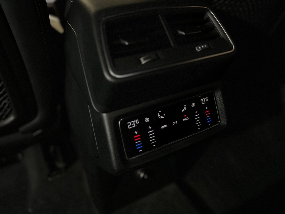 Audi e-tron 55 S-line quattro 5d