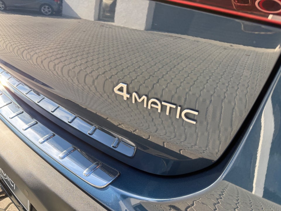 Mercedes EQA300 Progressive 4Matic 5d