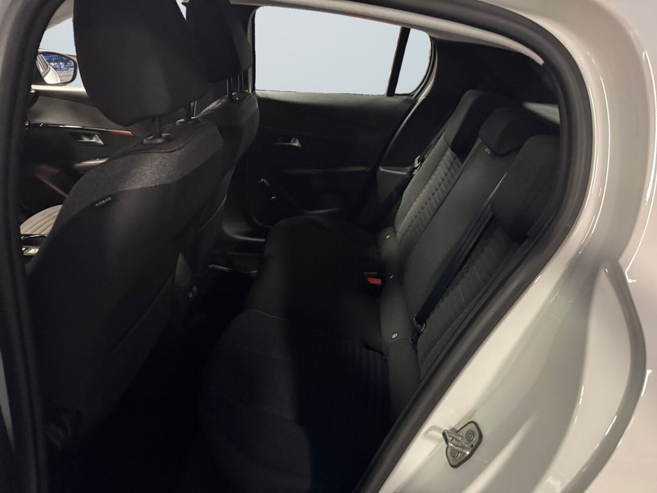 Peugeot e-208 50 Active 5d