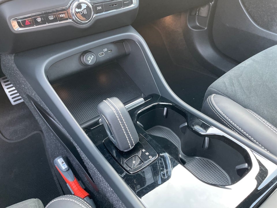 Volvo XC40 P8 ReCharge Twin R-Design 5d