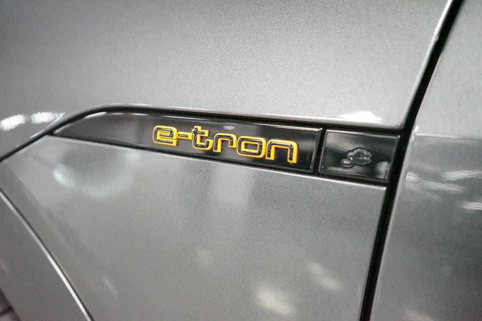 Audi e-tron 55 S-line quattro 5d