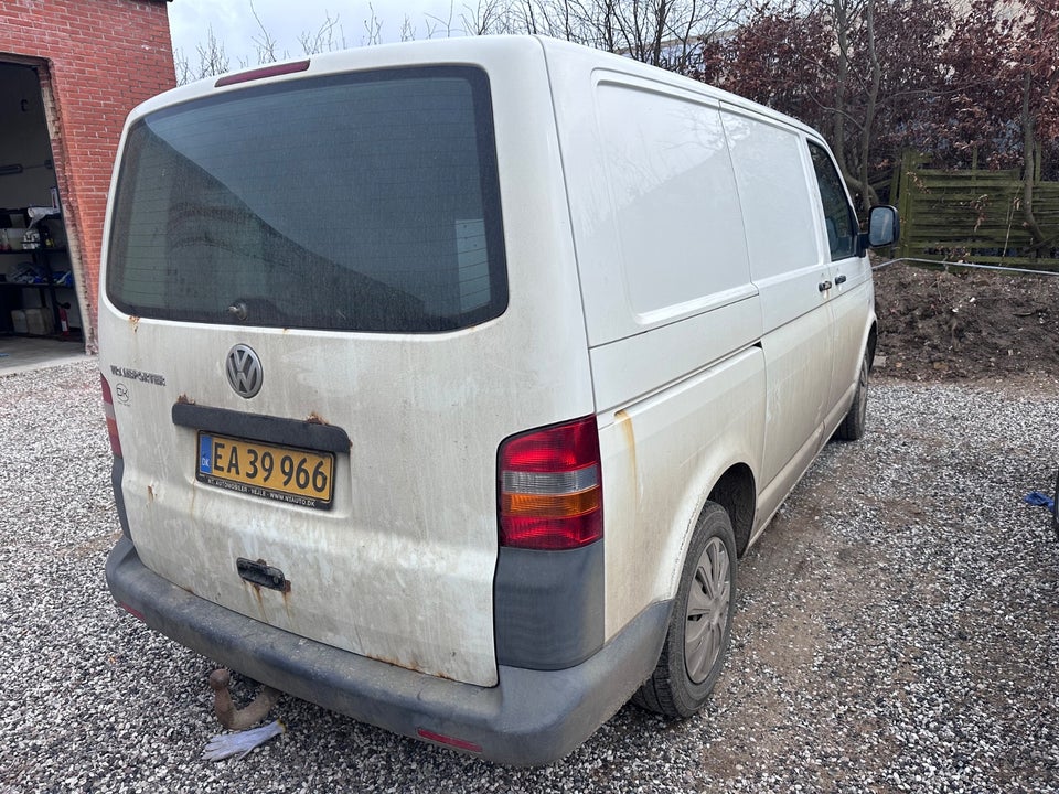 VW Transporter 1,9 TDi 84 Kassevogn kort 4d