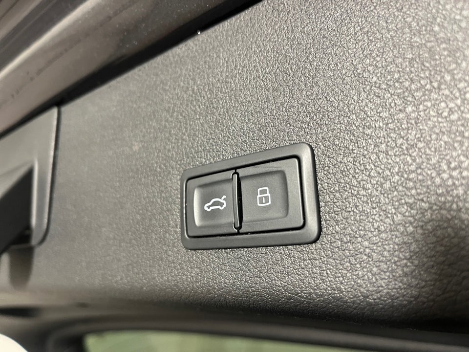 Audi e-tron 55 S-line quattro 5d