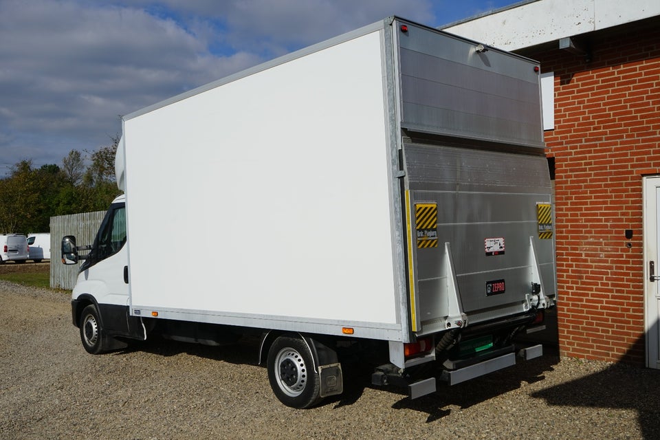 Iveco Daily 3,0 35S18 4100mm Box m/lift AG8