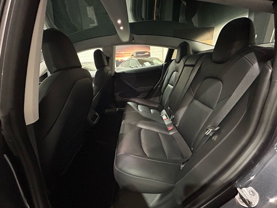 Tesla Model 3 Long Range AWD 4d