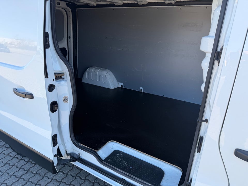 Renault Trafic T29 2,0 dCi 120 L2H1