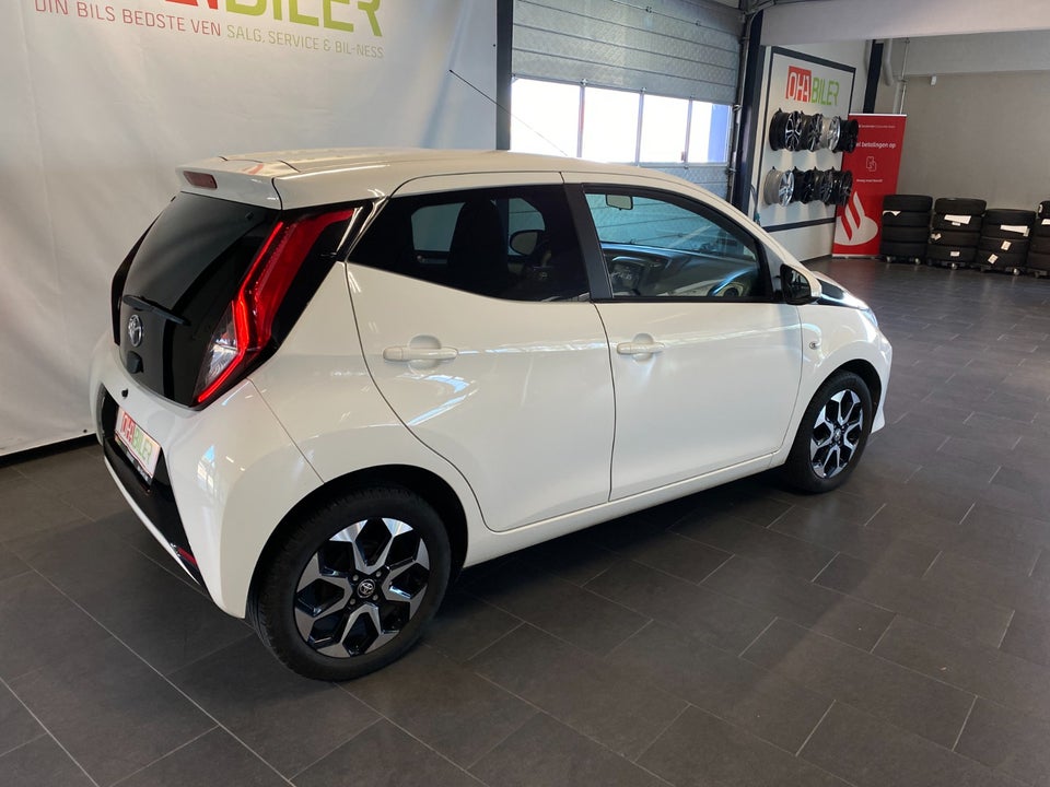 Toyota Aygo 1,0 VVT-i x-press 5d