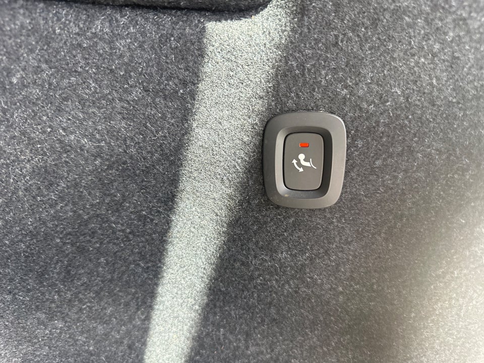Volvo XC40 ReCharge Extended Range Plus 5d