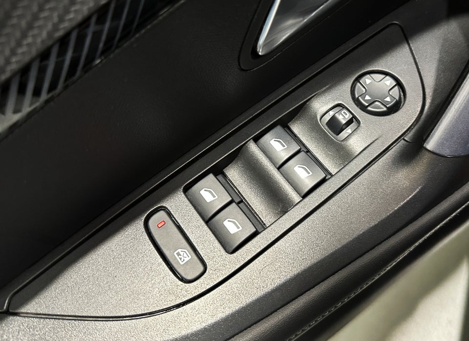 Peugeot 2008 1,5 BlueHDi 100 Allure Pack 5d