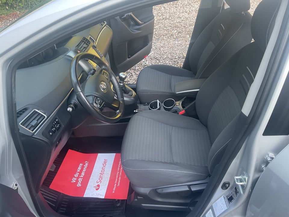 Toyota Verso 1,8 VVT-i T2 Premium 7prs 5d
